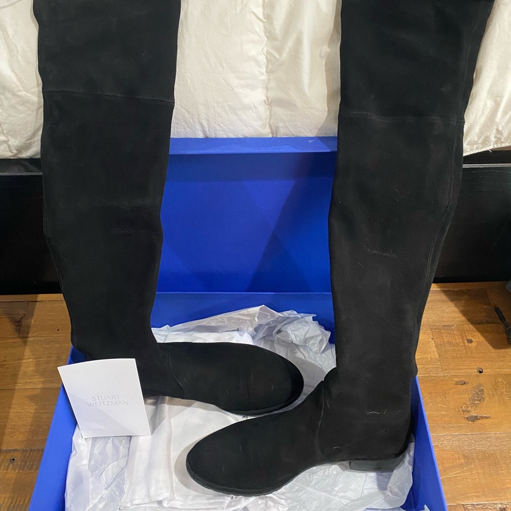 Stuart Weitzman Lowland boots! To die for 🖤